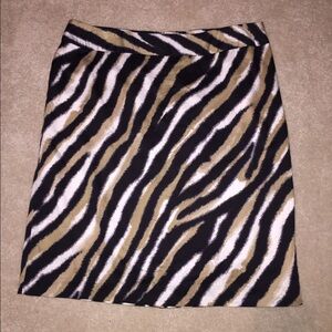 Talbots tiger print skirt! Lined with back zipper Size 14. 98% Cotton/2% Spandex